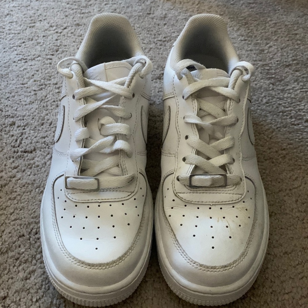 White Nike Air Force 1